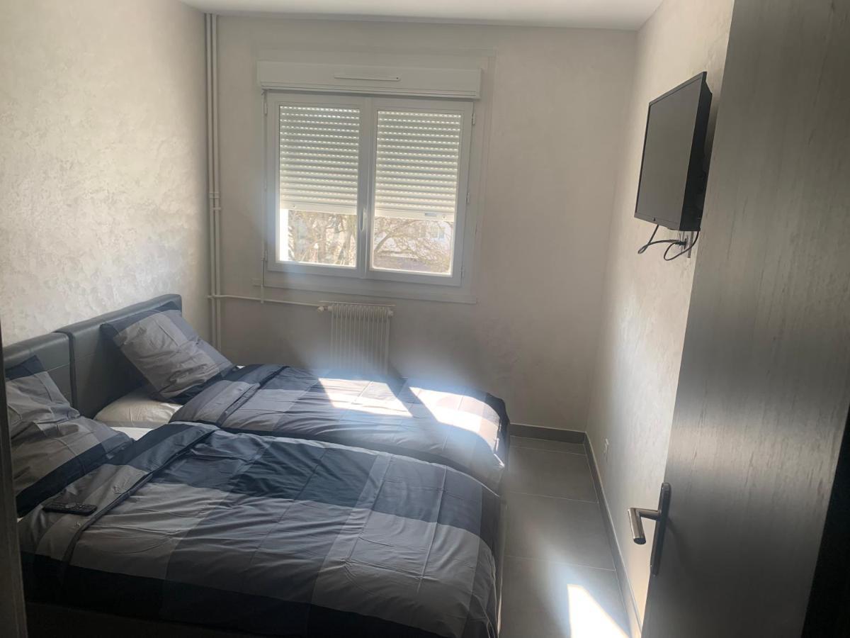 F3 Appartement 2 Chambre Un Salon Avec Wifi Saint-Jean-de-la-Ruelle Exteriér fotografie